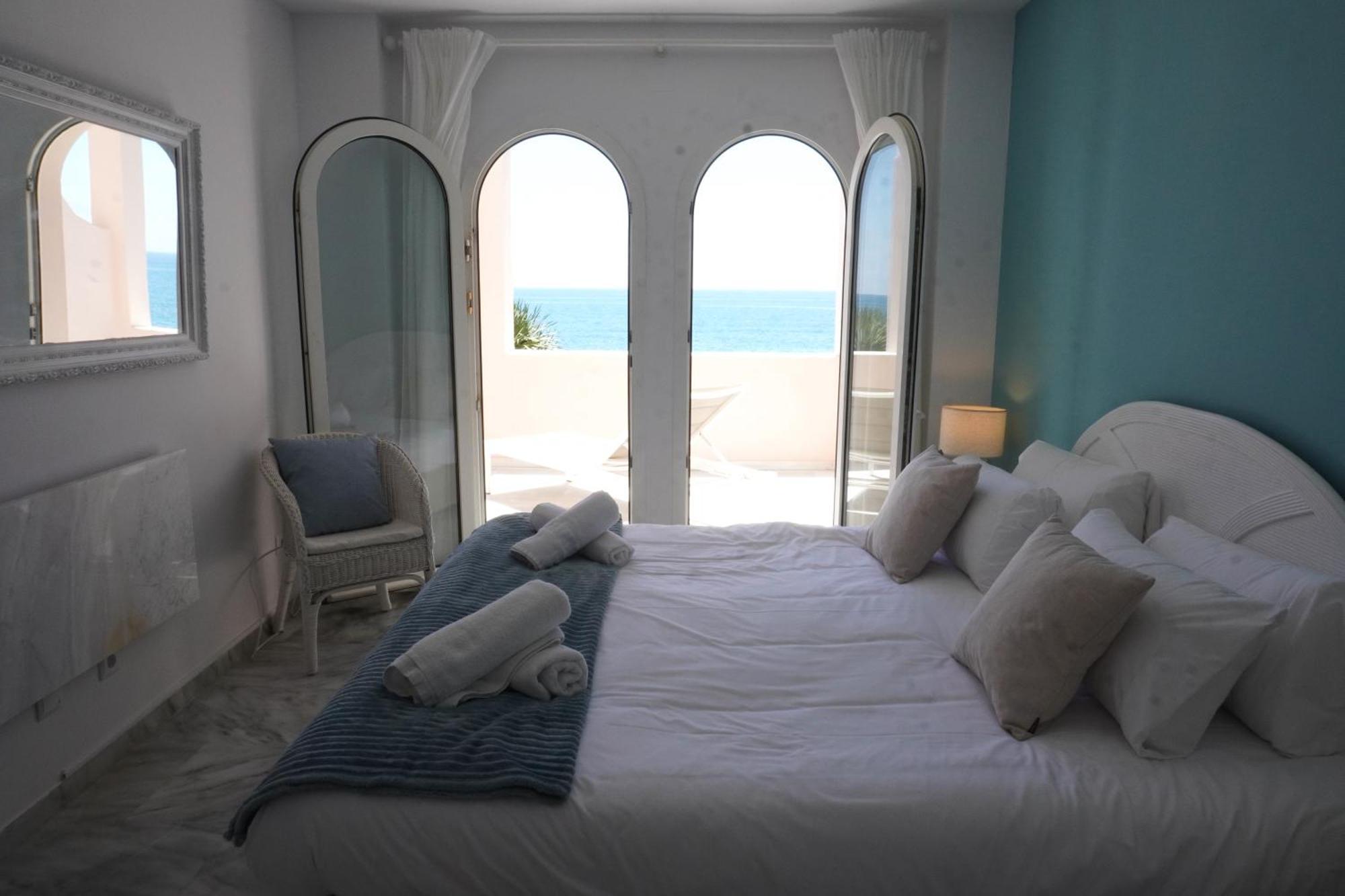 Beach View Playa Del Moral เอสเตโปนา ภายนอก รูปภาพ