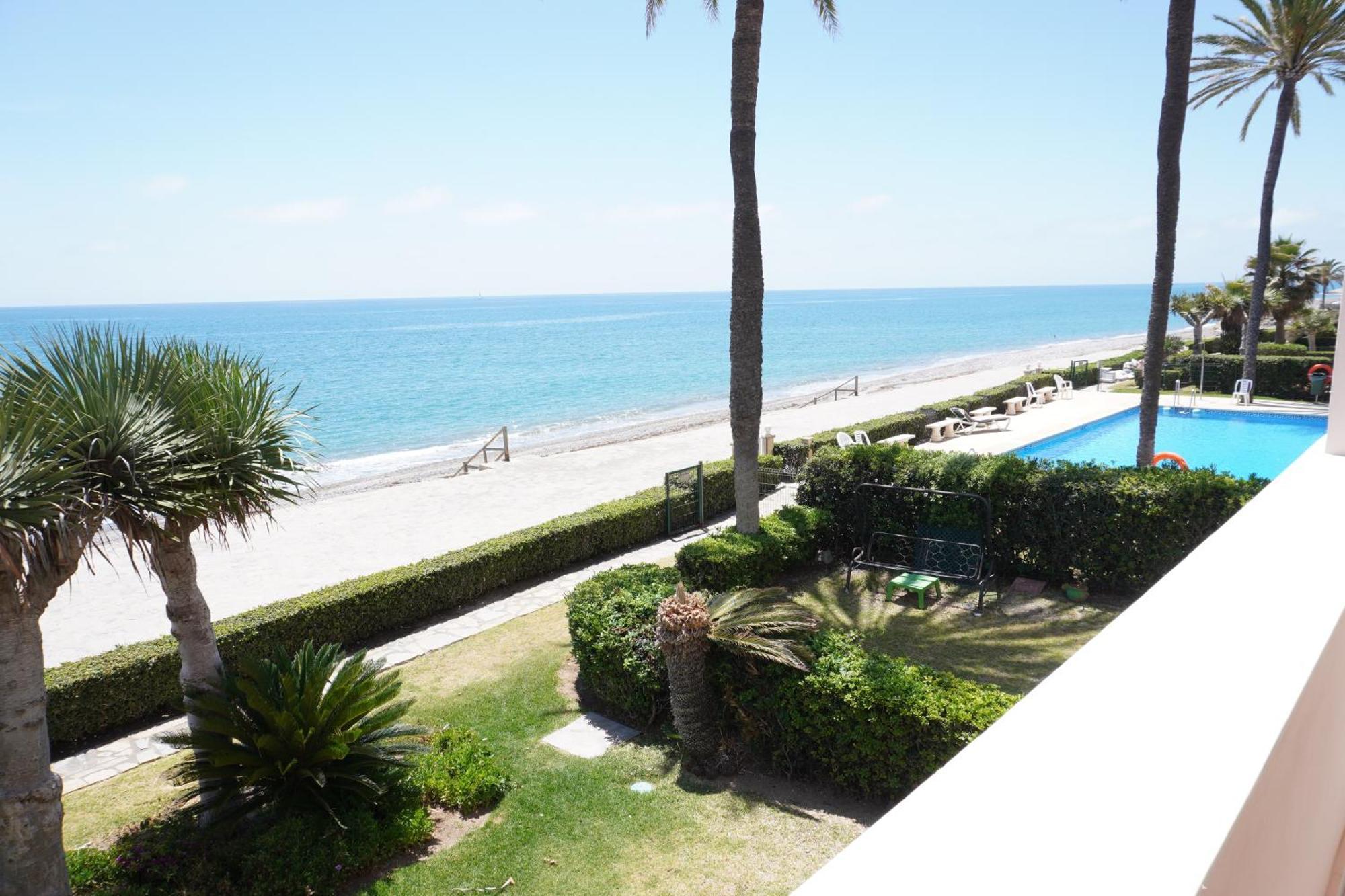 Beach View Playa Del Moral เอสเตโปนา ภายนอก รูปภาพ